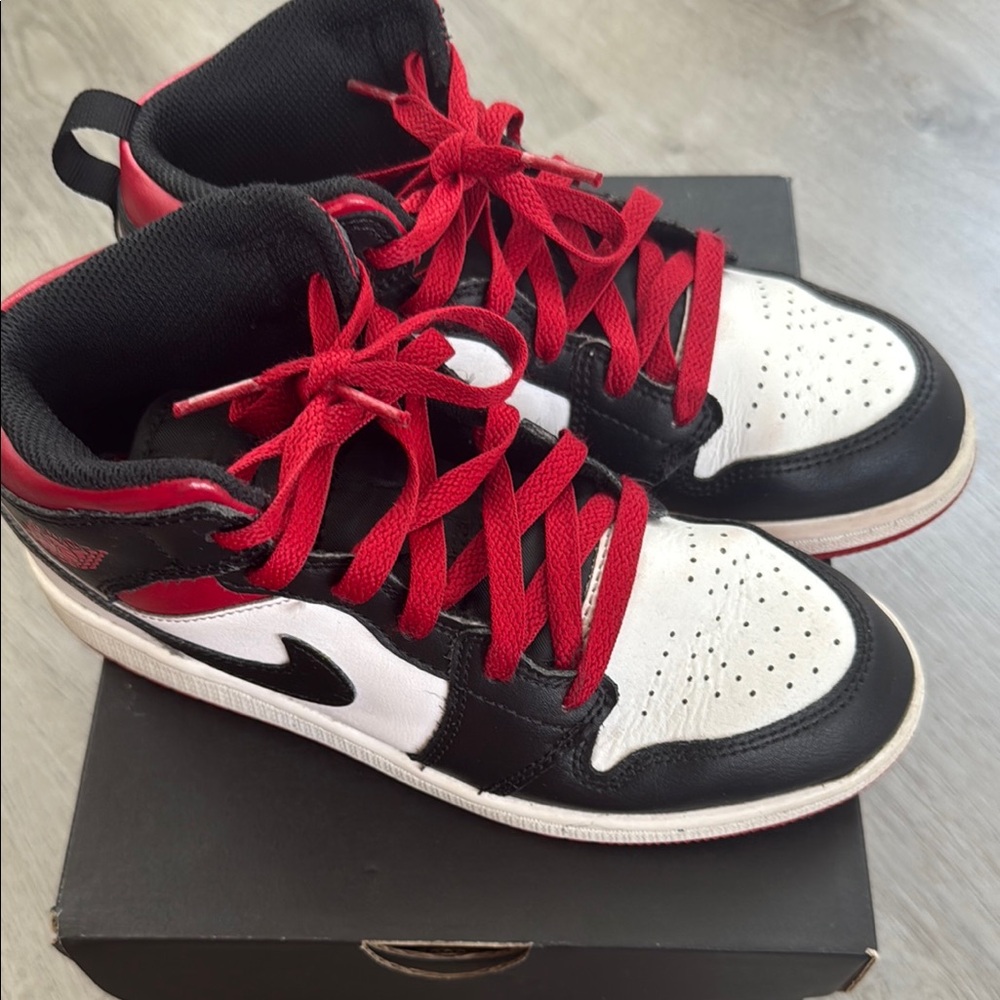 Nike Kids Sneakers - grade school size 3